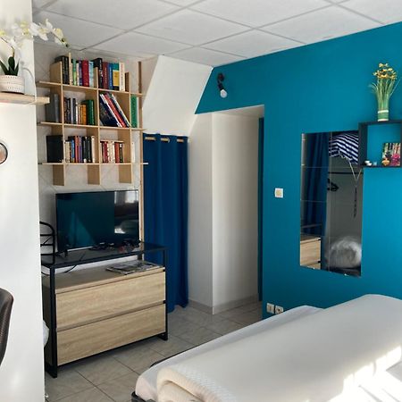 Chez Stella 1 Piece Canape Lit Deux Personnes, Cuisine, Sdb Separee Caylus Екстериор снимка