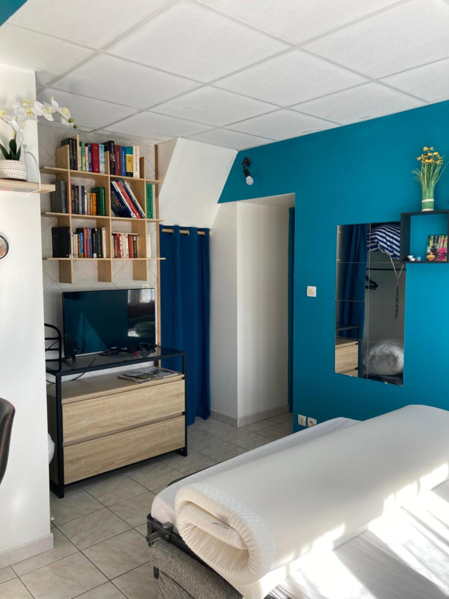Chez Stella 1 Piece Canape Lit Deux Personnes, Cuisine, Sdb Separee Caylus Екстериор снимка